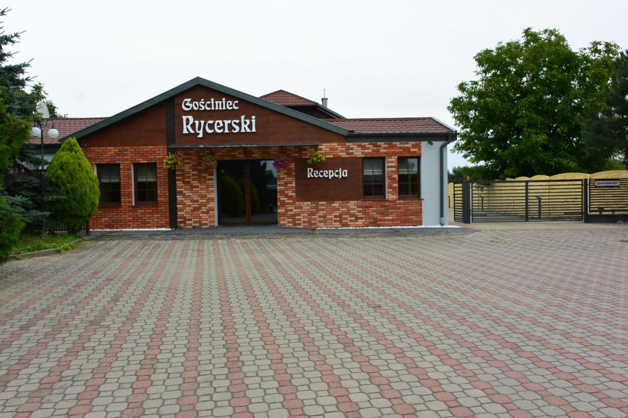 Gosciniec Rycerski Bed & Breakfast *